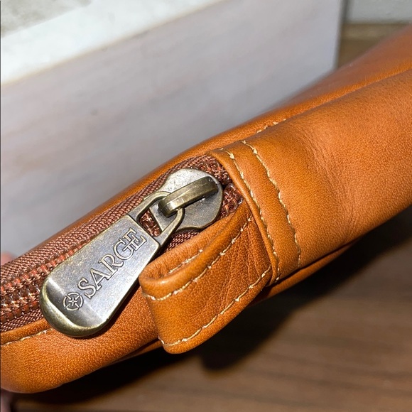Sarge Cognac Leather Travel Work Academic Neutral Bag Zip Close Compact Organize - Picture 11 of 14